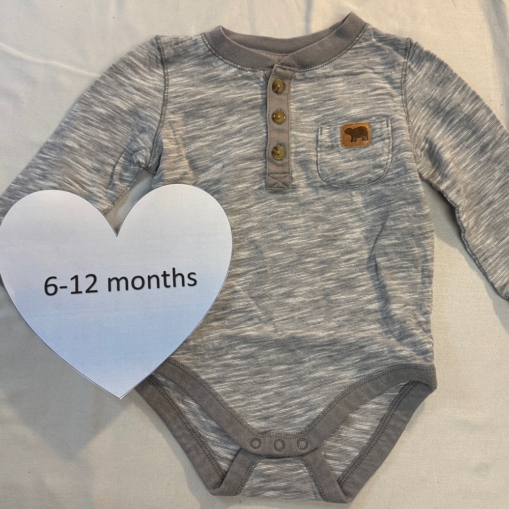 Gymboree - long sleeve Grey Buttoned Baby Bodysuit Onesie top